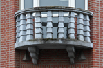 Balkon met geschubd motief ~~~copyright Paul Paris ~~~
<br/>
Paul Paris, 5 mei 2017